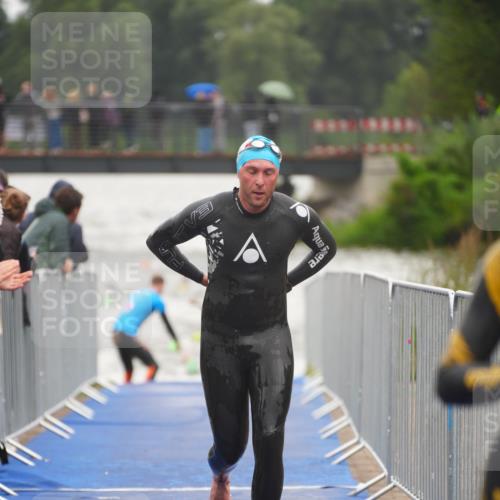 30.08.2026 - Elbe Triathlon Hamburg LAZAROV Photography http://msf.ph/oto/10031816 30.08.2026 08:38:42 Schwimmen 262, 286, 359, 366 meine-sportfotos.de