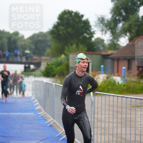 30.08.2026 - Elbe Triathlon Hamburg LAZAROV Photography http://msf.ph/oto/10031832 30.08.2026 08:38:56 Schwimmen 262, 353, 359 meine-sportfotos.de