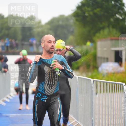 30.08.2026 - Elbe Triathlon Hamburg LAZAROV Photography http://msf.ph/oto/10031858 30.08.2026 08:39:05 Schwimmen 251, 255, 275, 284, 353 meine-sportfotos.de