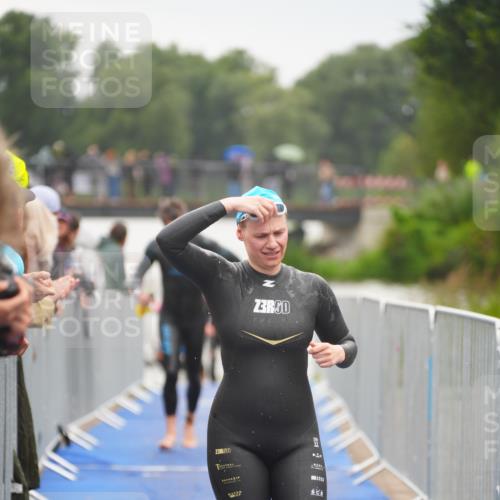 30.08.2026 - Elbe Triathlon Hamburg LAZAROV Photography http://msf.ph/oto/10031910 30.08.2026 08:39:18 Schwimmen 251, 255, 270, 284, 351, 389, 391 meine-sportfotos.de
