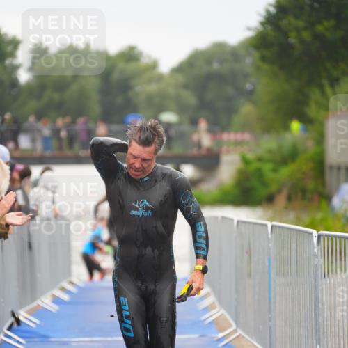 30.08.2026 - Elbe Triathlon Hamburg LAZAROV Photography http://msf.ph/oto/10031920 30.08.2026 08:39:21 Schwimmen 255, 270, 351, 389, 391 meine-sportfotos.de
