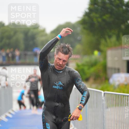 30.08.2026 - Elbe Triathlon Hamburg LAZAROV Photography http://msf.ph/oto/10031925 30.08.2026 08:39:21 Schwimmen 255, 270, 351, 389, 391 meine-sportfotos.de