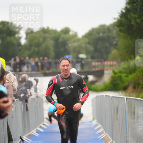 30.08.2026 - Elbe Triathlon Hamburg LAZAROV Photography http://msf.ph/oto/10031950 30.08.2026 08:39:31 Schwimmen 263, 270, 297, 347, 351, 389, 391, 411 meine-sportfotos.de