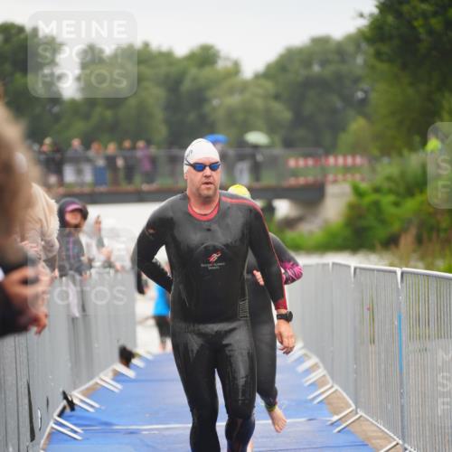 30.08.2026 - Elbe Triathlon Hamburg LAZAROV Photography http://msf.ph/oto/10031984 30.08.2026 08:39:37 Schwimmen 263, 285, 297, 347, 380, 411 meine-sportfotos.de