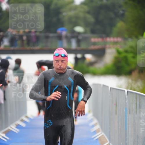 30.08.2026 - Elbe Triathlon Hamburg LAZAROV Photography http://msf.ph/oto/10032050 30.08.2026 08:40:10 Schwimmen 274, 287, 318 meine-sportfotos.de