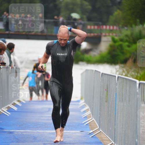 30.08.2026 - Elbe Triathlon Hamburg LAZAROV Photography http://msf.ph/oto/10032106 30.08.2026 08:40:29 Schwimmen 258, 314, 315, 341, 375 meine-sportfotos.de