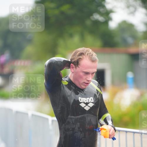30.08.2026 - Elbe Triathlon Hamburg LAZAROV Photography http://msf.ph/oto/10032181 30.08.2026 08:40:54 Schwimmen 271, 281, 288, 299, 302, 321, 340, 386 meine-sportfotos.de