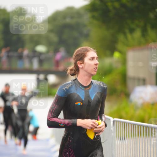 30.08.2026 - Elbe Triathlon Hamburg LAZAROV Photography http://msf.ph/oto/10032231 30.08.2026 08:41:05 Schwimmen 271, 281, 299, 301, 302, 321, 327, 340, 369, 386, 393 meine-sportfotos.de