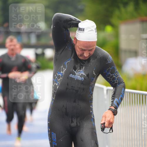 30.08.2026 - Elbe Triathlon Hamburg LAZAROV Photography http://msf.ph/oto/10032281 30.08.2026 08:41:17 Schwimmen 245, 273, 279, 301, 305, 327, 329, 369, 376, 393 meine-sportfotos.de