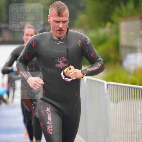 30.08.2026 - Elbe Triathlon Hamburg LAZAROV Photography http://msf.ph/oto/10032292 30.08.2026 08:41:20 Schwimmen 245, 273, 279, 305, 317, 329, 376, 393 meine-sportfotos.de