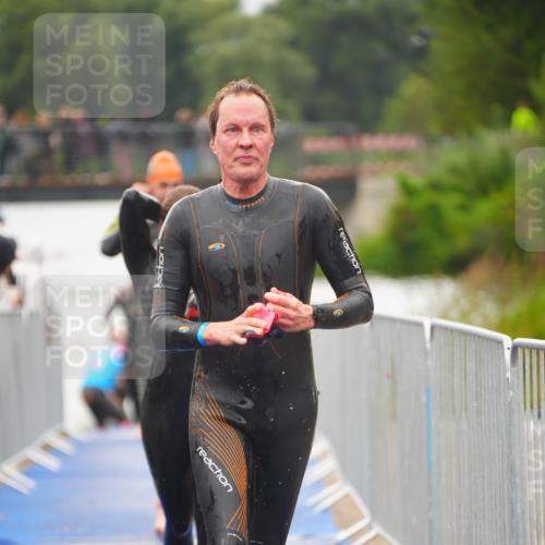 30.08.2026 - Elbe Triathlon Hamburg LAZAROV Photography http://msf.ph/oto/10032295 30.08.2026 08:41:21 Schwimmen 245, 273, 279, 305, 317, 329, 376, 393 meine-sportfotos.de