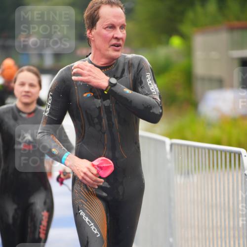 30.08.2026 - Elbe Triathlon Hamburg LAZAROV Photography http://msf.ph/oto/10032300 30.08.2026 08:41:21 Schwimmen 245, 273, 279, 305, 317, 329, 376, 393 meine-sportfotos.de