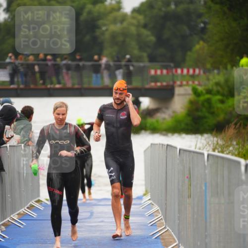 30.08.2026 - Elbe Triathlon Hamburg LAZAROV Photography http://msf.ph/oto/10032316 30.08.2026 08:41:25 Schwimmen 245, 259, 273, 279, 292, 305, 317, 329, 376, 393 meine-sportfotos.de