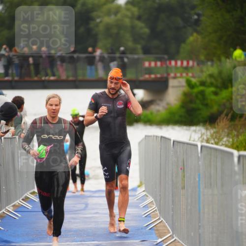 30.08.2026 - Elbe Triathlon Hamburg LAZAROV Photography http://msf.ph/oto/10032318 30.08.2026 08:41:26 Schwimmen 245, 259, 273, 279, 292, 305, 317, 329, 376 meine-sportfotos.de
