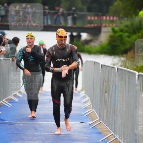 30.08.2026 - Elbe Triathlon Hamburg LAZAROV Photography http://msf.ph/oto/10032400 30.08.2026 08:41:49 Schwimmen 298, 325, 363, 379 meine-sportfotos.de