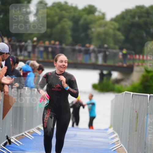 30.08.2026 - Elbe Triathlon Hamburg LAZAROV Photography http://msf.ph/oto/10032466 30.08.2026 08:42:20 Schwimmen 358 meine-sportfotos.de