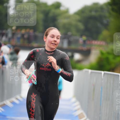 30.08.2026 - Elbe Triathlon Hamburg LAZAROV Photography http://msf.ph/oto/10032477 30.08.2026 08:42:22 Schwimmen 358 meine-sportfotos.de
