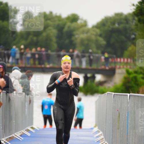30.08.2026 - Elbe Triathlon Hamburg LAZAROV Photography http://msf.ph/oto/10032484 30.08.2026 08:42:33 Schwimmen 358, 385 meine-sportfotos.de