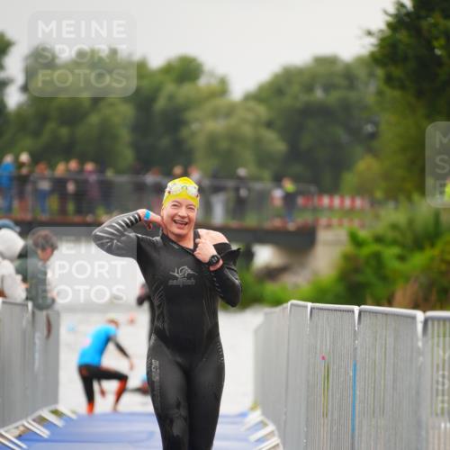 30.08.2026 - Elbe Triathlon Hamburg LAZAROV Photography http://msf.ph/oto/10032490 30.08.2026 08:42:33 Schwimmen 358, 385 meine-sportfotos.de