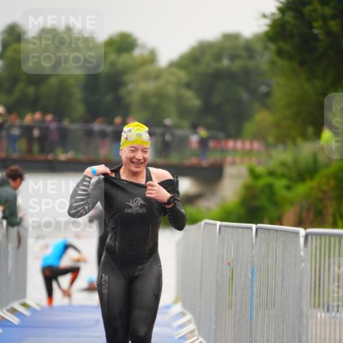 30.08.2026 - Elbe Triathlon Hamburg LAZAROV Photography http://msf.ph/oto/10032492 30.08.2026 08:42:34 Schwimmen 358, 385 meine-sportfotos.de