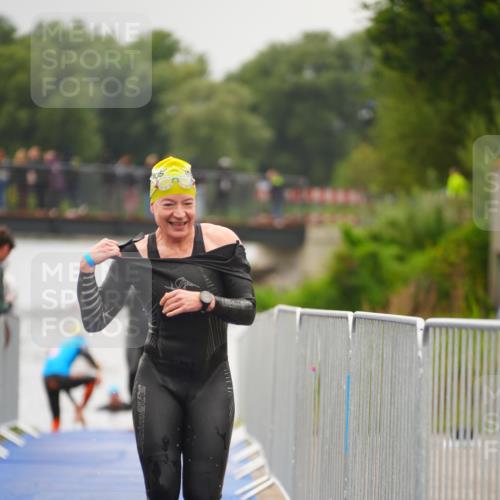 30.08.2026 - Elbe Triathlon Hamburg LAZAROV Photography http://msf.ph/oto/10032495 30.08.2026 08:42:34 Schwimmen 358, 385 meine-sportfotos.de