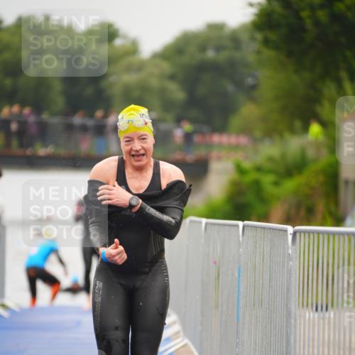 30.08.2026 - Elbe Triathlon Hamburg LAZAROV Photography http://msf.ph/oto/10032498 30.08.2026 08:42:34 Schwimmen 358, 385 meine-sportfotos.de