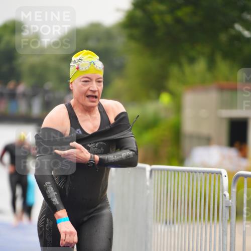 30.08.2026 - Elbe Triathlon Hamburg LAZAROV Photography http://msf.ph/oto/10032505 30.08.2026 08:42:35 Schwimmen 358, 385 meine-sportfotos.de