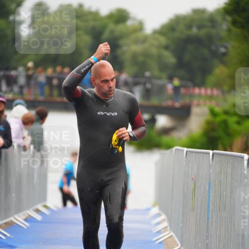 30.08.2026 - Elbe Triathlon Hamburg LAZAROV Photography http://msf.ph/oto/10032515 30.08.2026 08:42:42 Schwimmen 293, 385 meine-sportfotos.de