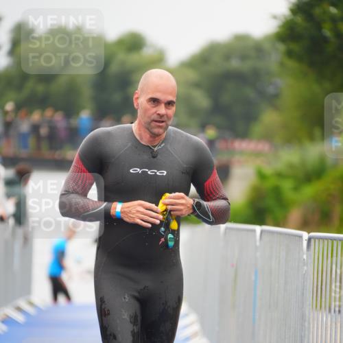 30.08.2026 - Elbe Triathlon Hamburg LAZAROV Photography http://msf.ph/oto/10032520 30.08.2026 08:42:43 Schwimmen 293, 385 meine-sportfotos.de