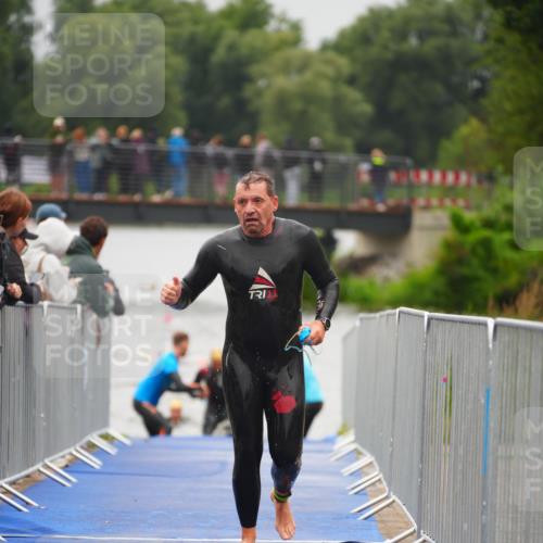 30.08.2026 - Elbe Triathlon Hamburg LAZAROV Photography http://msf.ph/oto/10032525 30.08.2026 08:42:53 Schwimmen 289, 293 meine-sportfotos.de