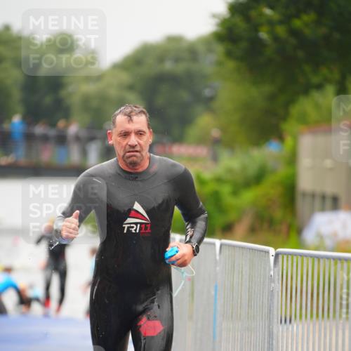 30.08.2026 - Elbe Triathlon Hamburg LAZAROV Photography http://msf.ph/oto/10032536 30.08.2026 08:42:55 Schwimmen 289, 293 meine-sportfotos.de
