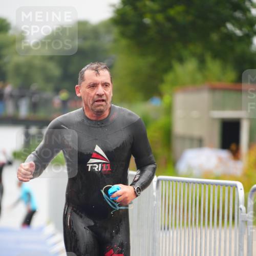 30.08.2026 - Elbe Triathlon Hamburg LAZAROV Photography http://msf.ph/oto/10032539 30.08.2026 08:42:55 Schwimmen 289, 293 meine-sportfotos.de