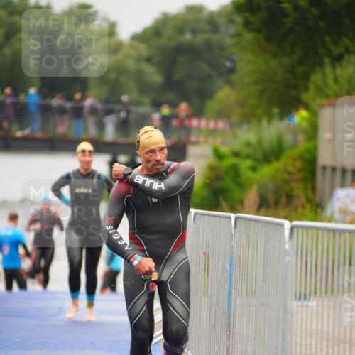 30.08.2026 - Elbe Triathlon Hamburg LAZAROV Photography http://msf.ph/oto/10032552 30.08.2026 08:43:03 Schwimmen 249, 289, 352 meine-sportfotos.de
