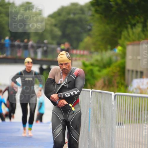 30.08.2026 - Elbe Triathlon Hamburg LAZAROV Photography http://msf.ph/oto/10032555 30.08.2026 08:43:03 Schwimmen 249, 289, 352 meine-sportfotos.de