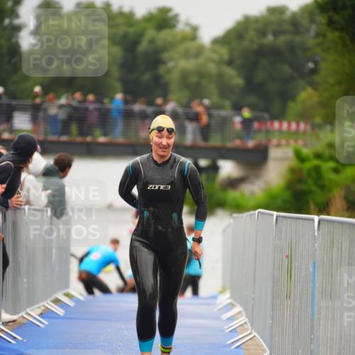 30.08.2026 - Elbe Triathlon Hamburg LAZAROV Photography http://msf.ph/oto/10032560 30.08.2026 08:43:05 Schwimmen 249, 289, 352 meine-sportfotos.de