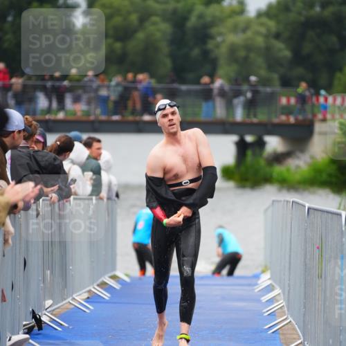 30.08.2026 - Elbe Triathlon Hamburg LAZAROV Photography http://msf.ph/oto/10032703 30.08.2026 08:44:06 Schwimmen 303, 445 meine-sportfotos.de