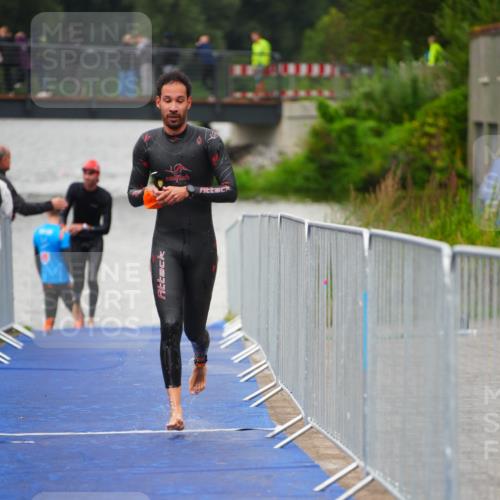 30.08.2026 - Elbe Triathlon Hamburg LAZAROV Photography http://msf.ph/oto/10032748 30.08.2026 08:45:06 Schwimmen 320 meine-sportfotos.de