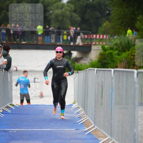 30.08.2026 - Elbe Triathlon Hamburg LAZAROV Photography http://msf.ph/oto/10032794 30.08.2026 08:46:04 Schwimmen 330 meine-sportfotos.de