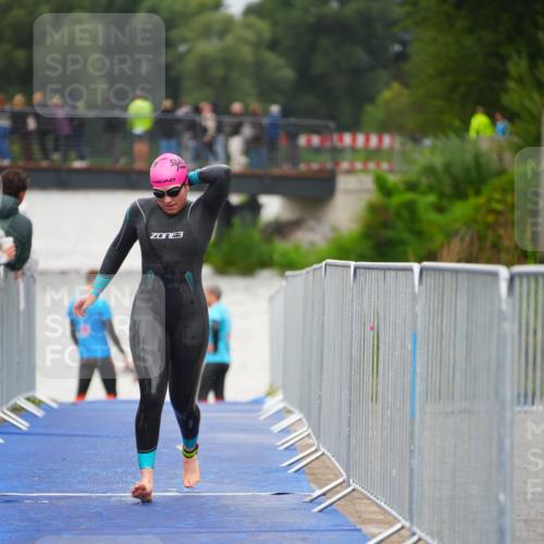 30.08.2026 - Elbe Triathlon Hamburg LAZAROV Photography http://msf.ph/oto/10032799 30.08.2026 08:46:06 Schwimmen 330 meine-sportfotos.de