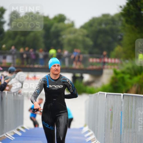 30.08.2026 - Elbe Triathlon Hamburg LAZAROV Photography http://msf.ph/oto/10032870 30.08.2026 08:46:49 Schwimmen 392 meine-sportfotos.de