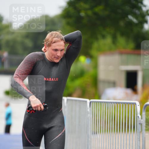 30.08.2026 - Elbe Triathlon Hamburg LAZAROV Photography http://msf.ph/oto/10032923 30.08.2026 08:47:03 Schwimmen 336, 392, 421 meine-sportfotos.de