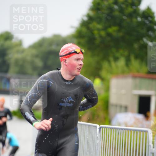 30.08.2026 - Elbe Triathlon Hamburg LAZAROV Photography http://msf.ph/oto/10032948 30.08.2026 08:47:30 Schwimmen 412, 433 meine-sportfotos.de