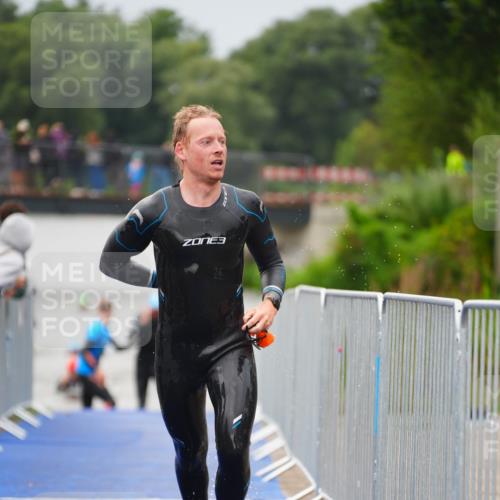30.08.2026 - Elbe Triathlon Hamburg LAZAROV Photography http://msf.ph/oto/10032965 30.08.2026 08:47:34 Schwimmen 412, 433, 502 meine-sportfotos.de