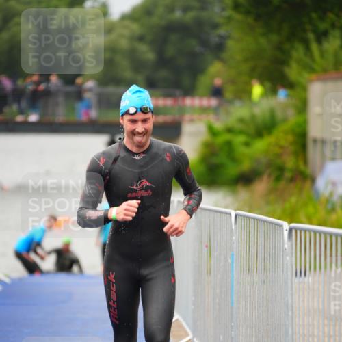 30.08.2026 - Elbe Triathlon Hamburg LAZAROV Photography http://msf.ph/oto/10033058 30.08.2026 08:48:21 Schwimmen 458 meine-sportfotos.de