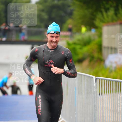 30.08.2026 - Elbe Triathlon Hamburg LAZAROV Photography http://msf.ph/oto/10033060 30.08.2026 08:48:22 Schwimmen 458 meine-sportfotos.de