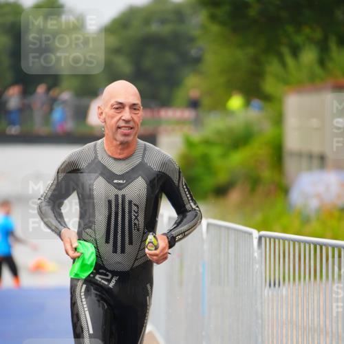 30.08.2026 - Elbe Triathlon Hamburg LAZAROV Photography http://msf.ph/oto/10033102 30.08.2026 08:48:34 Schwimmen 261, 458 meine-sportfotos.de