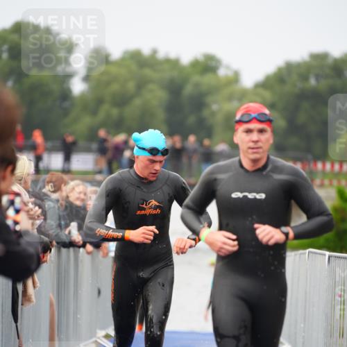 30.08.2026 - Elbe Triathlon Hamburg LAZAROV Photography http://msf.ph/oto/10033161 30.08.2026 08:49:21 Schwimmen 398, 466 meine-sportfotos.de