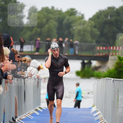 30.08.2026 - Elbe Triathlon Hamburg LAZAROV Photography http://msf.ph/oto/10033174 30.08.2026 08:49:38 Schwimmen 397, 398, 466 meine-sportfotos.de