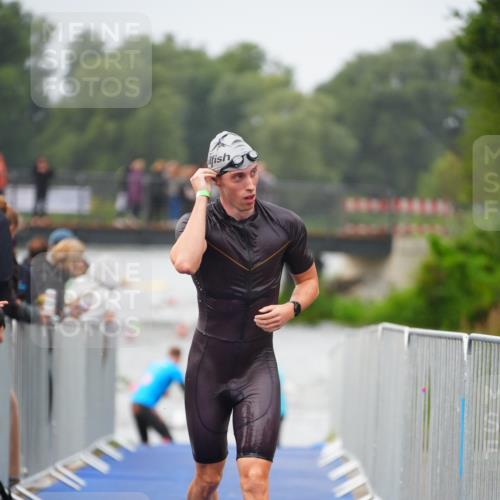 30.08.2026 - Elbe Triathlon Hamburg LAZAROV Photography http://msf.ph/oto/10033180 30.08.2026 08:49:39 Schwimmen 397 meine-sportfotos.de