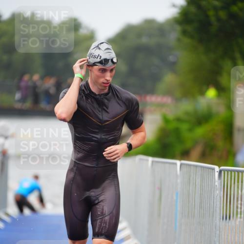 30.08.2026 - Elbe Triathlon Hamburg LAZAROV Photography http://msf.ph/oto/10033186 30.08.2026 08:49:40 Schwimmen 397 meine-sportfotos.de
